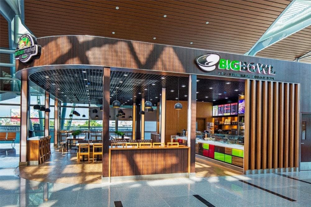 It offers a contemporary twist on traditional Vietnamese pho, providing travelers with a quick and satisfying meal option before their flights